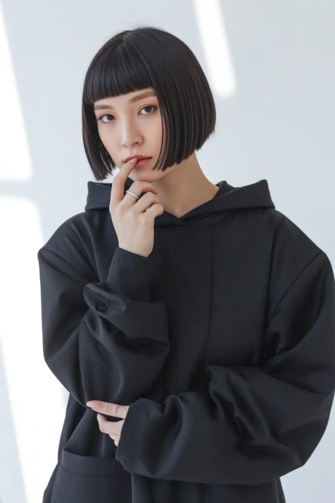 Glossy Micro Bob with Baby Bangs