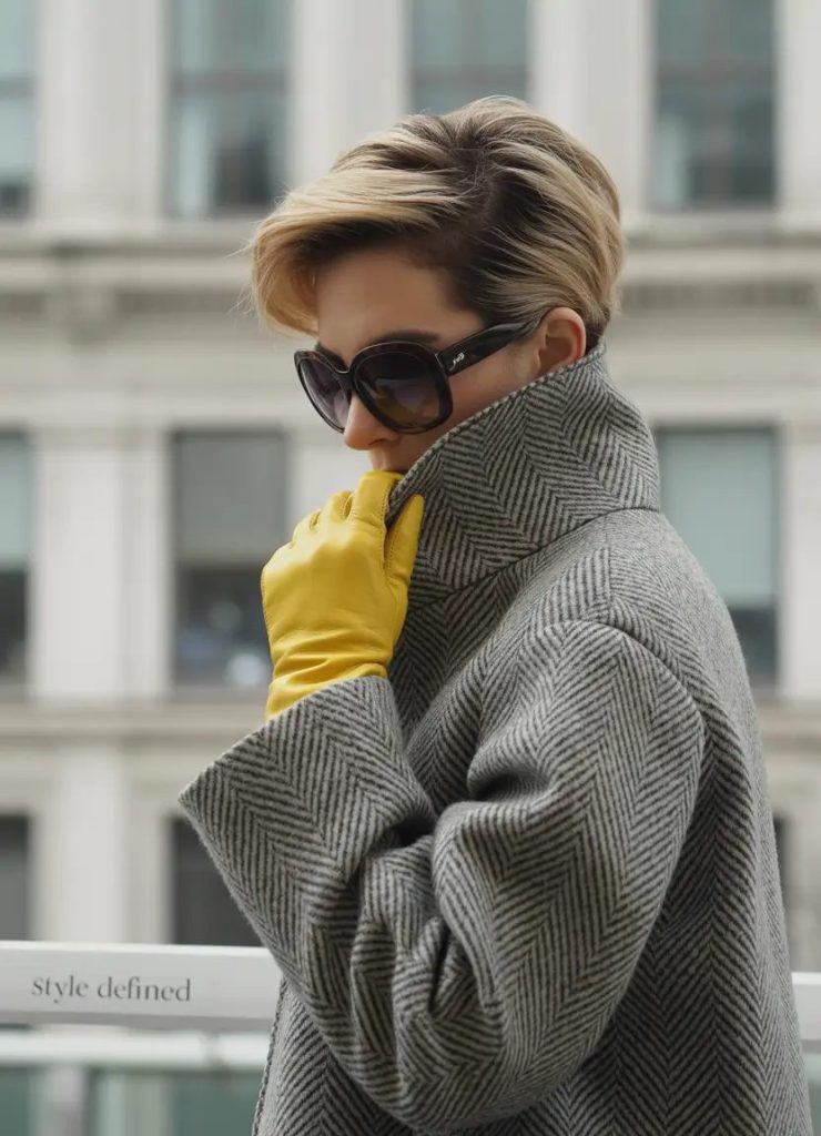 Short Layered Pixie with Dimensional Blend
