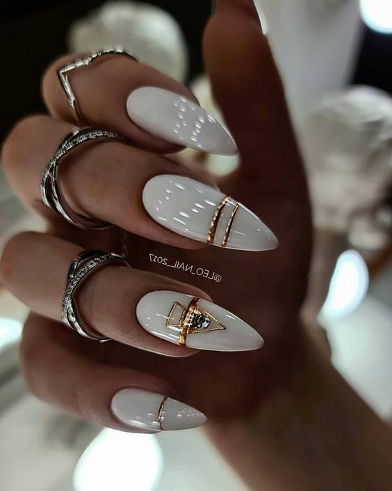 Contemporary Chic with a Twist