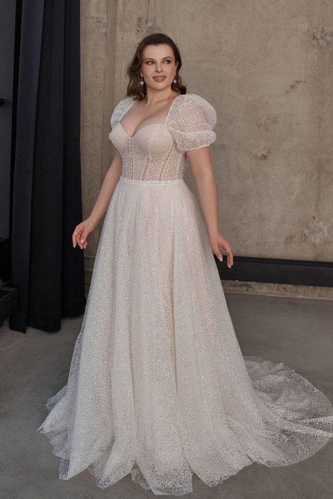 Modern Romance for the Full-Figured Bride
