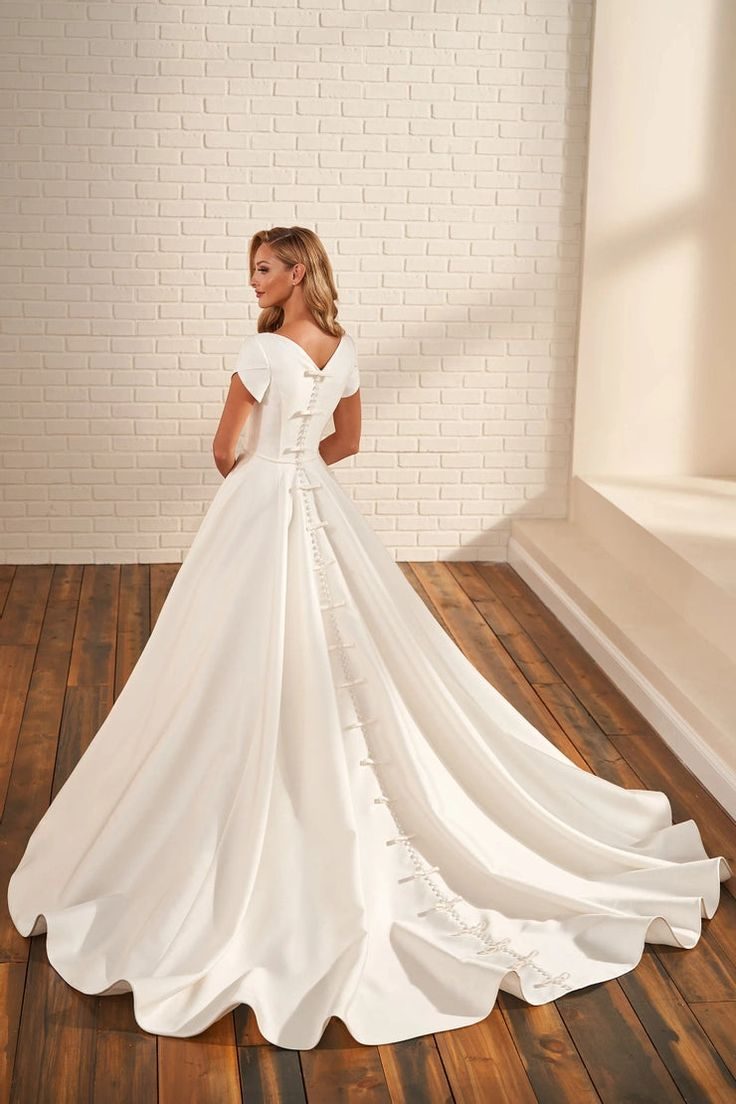 Wedding Dress Trends for 2025 Brides