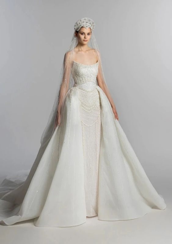 Sparkle and Awe The Vintage-Inspired Masterpiece