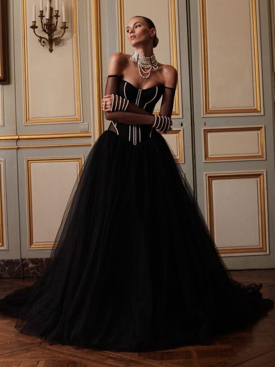 The Romantic Aesthetic of Old Money Elegance