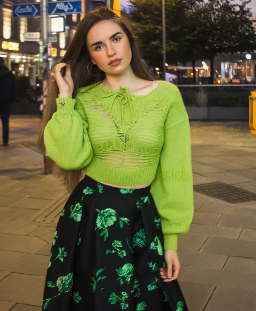 Vibrant Green Knit for Fall