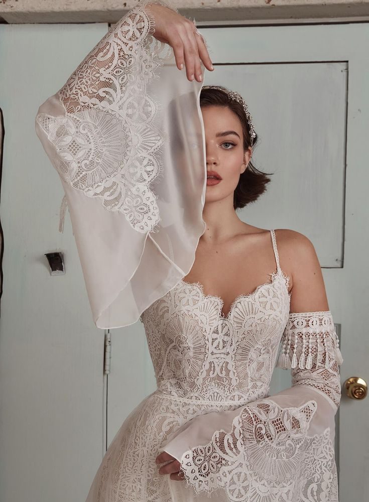 Vintage Lace Allure
