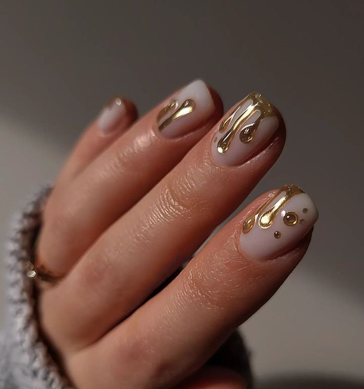 Aquarius Aura Nails Stylish Zodiac Colors