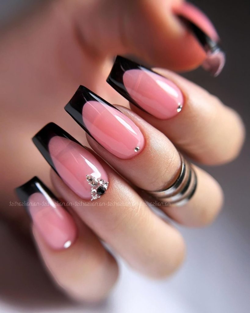 Bold Contrast with a Touch of Sparkle