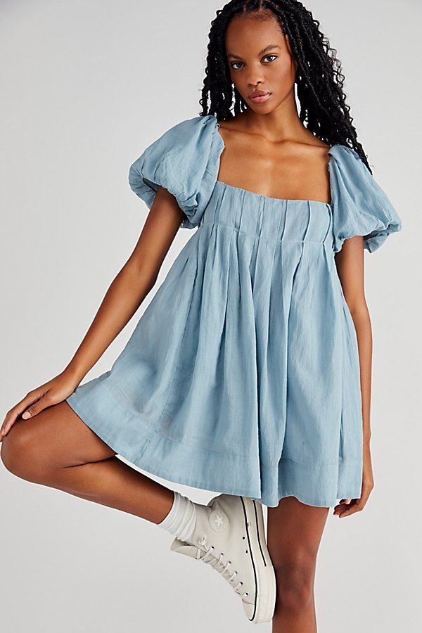 Breezy Blues Puffed Sleeves and Playful Hemlines