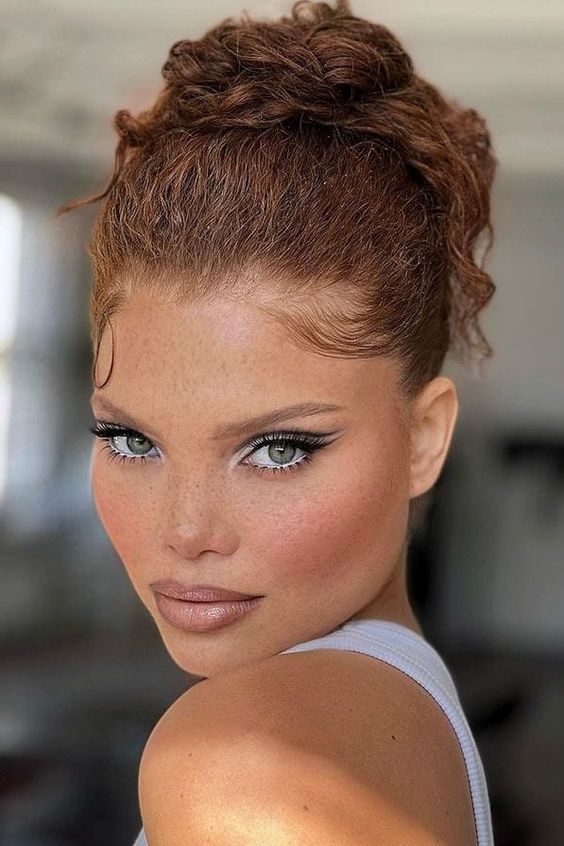 Earthy Allure for the Bold