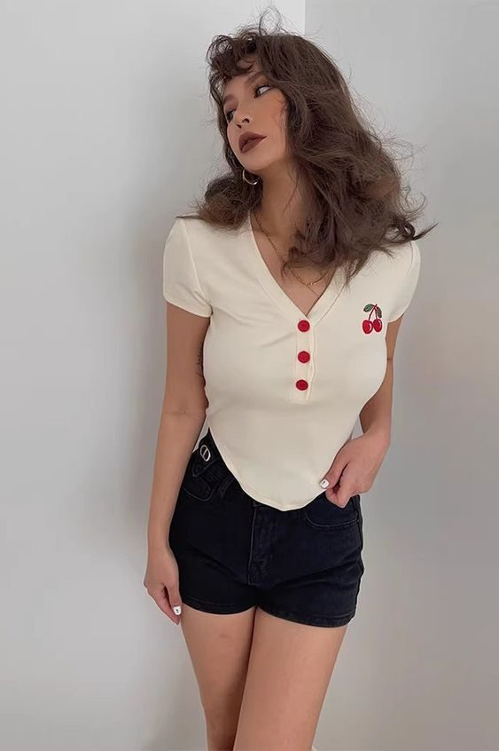 Retro Whimsy A Nostalgic Flirtation with Summer