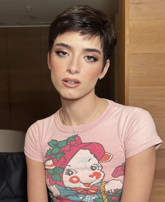 The Bold and Beautiful Short Cut with a Soft Fringe