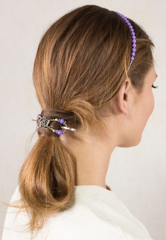 The Carefree Ponytail Knot