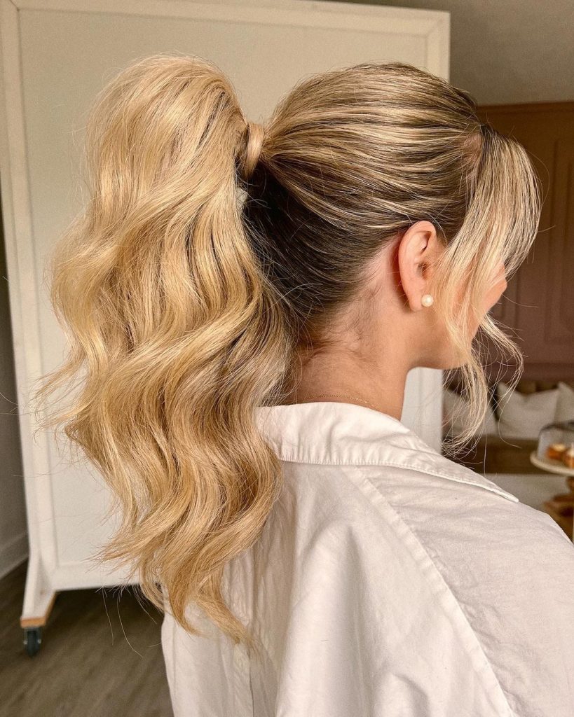 The Casual Blonde Ponytail