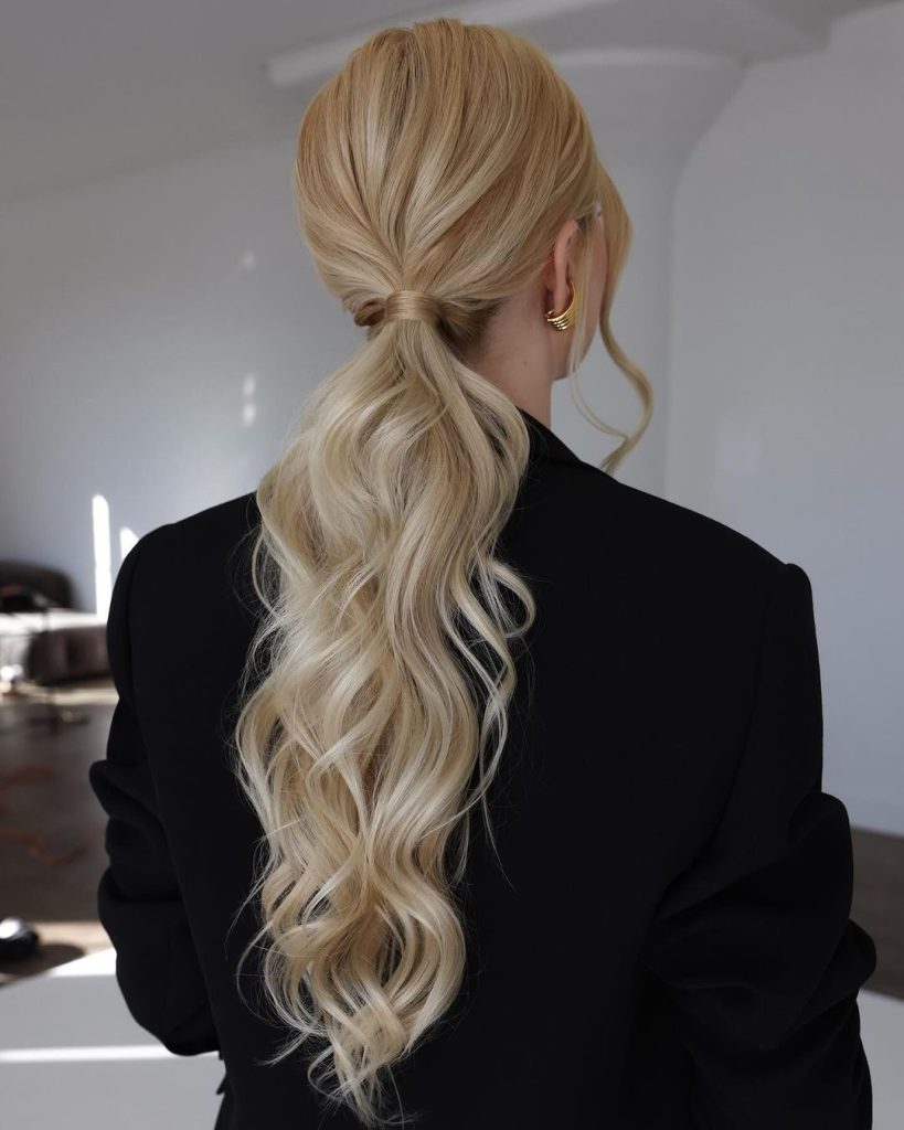 The Classy Honey Blonde Ponytail