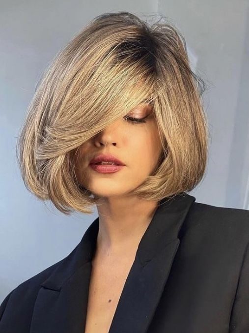 The Voluminous Blonde Bob Turn Heads with Texture