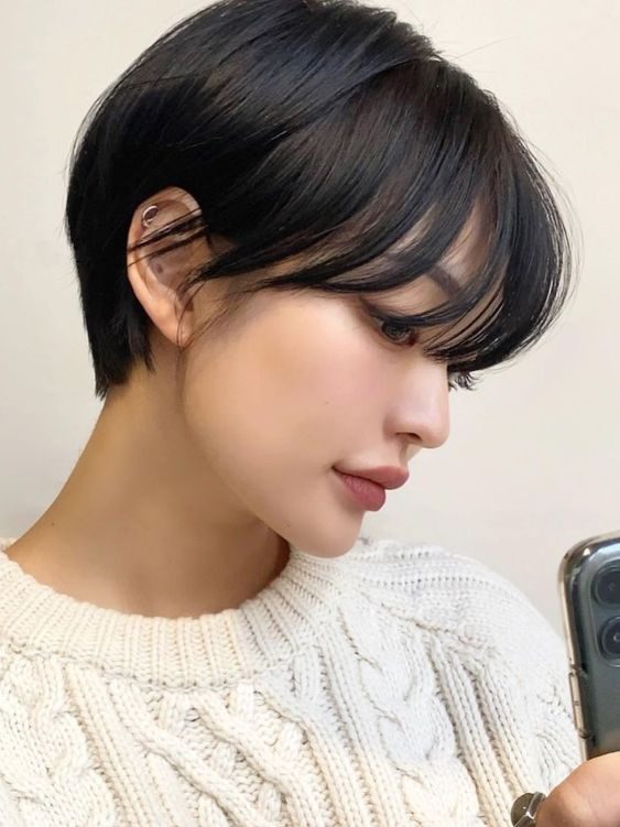 The Curved Bob Softness and Style